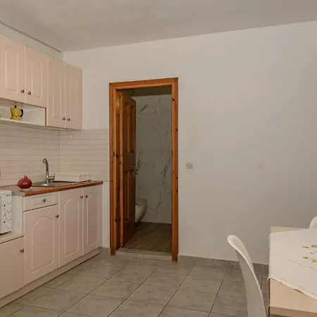 Mare Apartment Skinaria